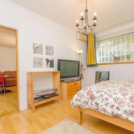 Apartment Z4 *